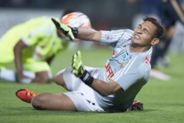 Contreras fue el jugador de la noche para Táchira. El arquero de 21 años atajó en reiteradas ocasiones, disparos al arco que iban a portería.