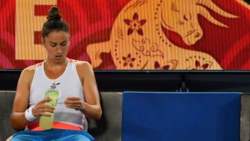 Sara Sorribes durante su partido ante Daria Gavrilova en el Open de Australia 2021 en Melbourne.