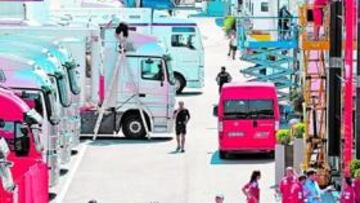 <b>ESPECTACULAR. </b>El paddock de Montmeló es una pasarela de palacios rodantes, con Ferrari a la cabeza.