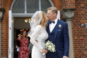 Peter Schmeichel se casó con Laura von Lindholm, ex modelo de Playboy, de 46 años. 