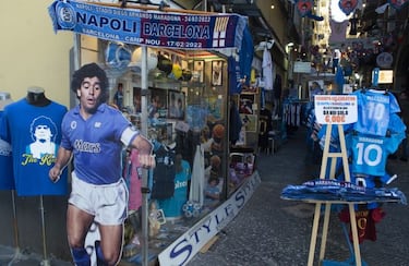 Maradona sigue muy presente en las calles de N¨¢poles