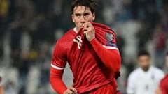 Vlahovic celebra un gol con Serbia ante Azerbaij&aacute;n en este par&oacute;n de selecciones, en los partidos clasificatorios para el Mundial de Qatar.  