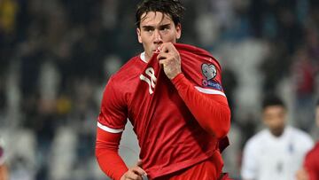 Vlahovic celebra un gol con Serbia ante Azerbaiján en este parón de selecciones, en los partidos clasificatorios para el Mundial de Qatar.