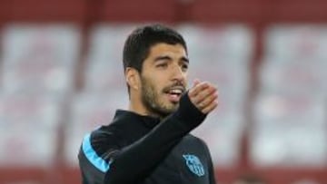 Luis Suárez, en el entrenamiento del Barça en el Emirates, previo al partido de ida de la eliminatoria ante el Arsenal en octavos de final de la Champions League.