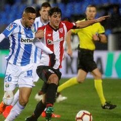 En Nesyri aúpa al Athletic en la noche del antifútbol