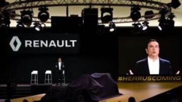 Carlos Ghosn , en la presentaci&oacute;n del Renault de esta temporada.