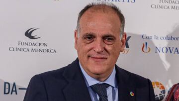 El presidente de LaLiga, Javier Tebas, llega a la exposición y cena benéfica para recaudar fondos con destinos a programas en la lucha contra el cáncer de mama en Madrid (España) a 19 de noviembre de 2019.
19 noviembre 2019
R