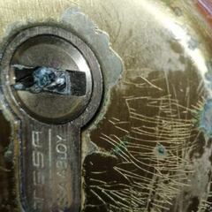 La Policía Nacional alerta del nuevo método de los ladrones para marcar puertas