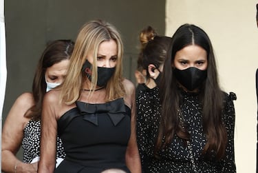Todas las bombas del libro de Aless Lequio y Ana Obregón