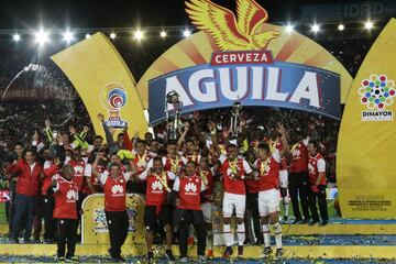 Gustavo Costas era el técnico de ese equipo, que tenía como figuras a: Omar Pérez, Wilson Morelo, Jonathan Gómez y Yeison Gordillo.