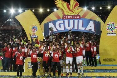 Gustavo Costas era el técnico de ese equipo, que tenía como figuras a: Omar Pérez, Wilson Morelo, Jonathan Gómez y Yeison Gordillo.