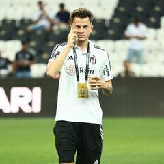 El Besiktas despide a Delibas... ¡por usar una aplicación de citas!