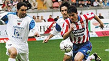 <b>TENSIÓN</b>. El partido tuvo momentos de alto voltaje entre Sporting y Numancia, que provocaron una borrachera de tarjetas.