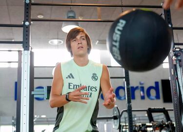 Álvaro Carreras durante el entrenamiento en el gimnasio. 