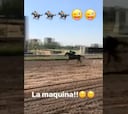Vidal mostró cómo disfruta sus vacaciones en el hipódromo