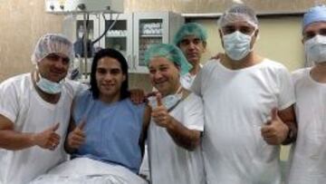 Foto publicada por Falcao Garc&iacute;a, minutos antes de ser operada de su rodilla por el doctor Jos&eacute; Carlos Noronha