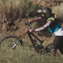 Cam Zink vuelve a sufrir una dura caída al intentar batir su récord del backflip más largo