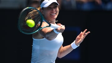 Paula Badosa, contra Coco Gauff en el Open de Australia.