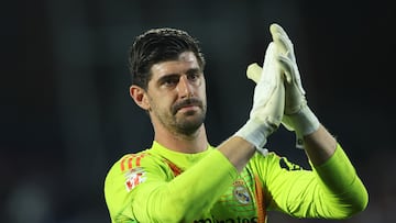 Soccer Football - LaLiga - Getafe v Real Madrid - Estadio Coliseum, Getafe, Spain - April 23, 2025 Real Madrid's Thibaut Courtois celebrates after the match REUTERS/Isabel Infantes