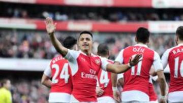 En Inglaterra aseguran que Alexis Sánchez es un ejemplo a seguir para Sterling.