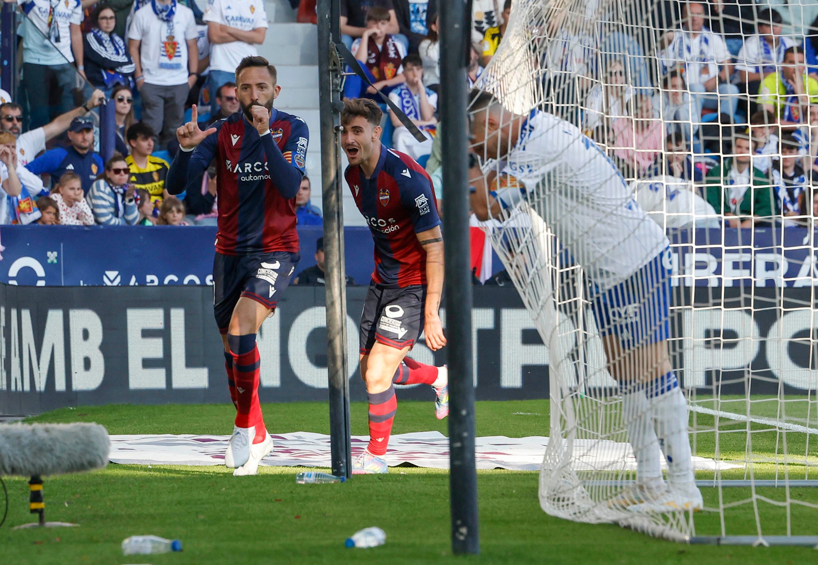 Calero se lamenta del segundo gol del Levante.