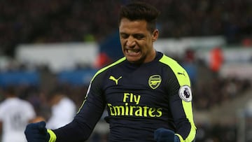 Alexis S&aacute;nchez festeja. Se acerca a su mejor temporada como profesional. 