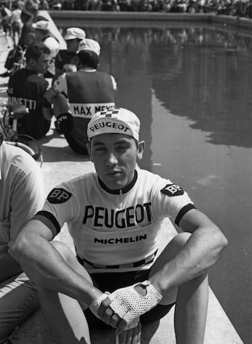 Considerado como el mejor ciclista de todos los tiempos, a lo alrgo de su carrera deportiva consiguió 5 Giro de Italia (1968, 1970, 1972, 1973 y 1974).