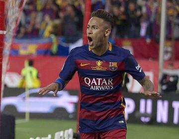 Neymar scores against Sevilla