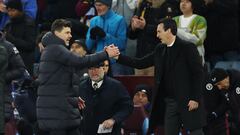 Soccer Football - Premier League - Aston Villa v Chelsea - Villa Park, Birmingham, Britain - April 27, 2024 Chelsea manager Mauricio Pochettino shakes hands with Aston Villa manager Unai Emery after the match Action Images via Reuters/Andrew Boyers NO USE WITH UNAUTHORIZED AUDIO, VIDEO, DATA, FIXTURE LISTS, CLUB/LEAGUE LOGOS OR 'LIVE' SERVICES. ONLINE IN-MATCH USE LIMITED TO 45 IMAGES, NO VIDEO EMULATION. NO USE IN BETTING, GAMES OR SINGLE CLUB/LEAGUE/PLAYER PUBLICATIONS.