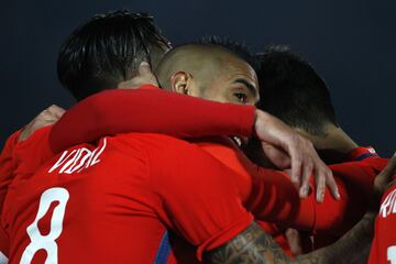 Futbol, Chile vs Burkina Faso.
Partido amistoso 2017.
El jugador de Chile, Arturo Vidal, celebra su gol contra Burkina Faso durante el partido amistoso en el estadio Nacional.
Santiago, Chile.
02/06/2017
Marcelo Hernandez/Photosport***************

Football, Chile vs Burkina Faso.
Friendly match 2017.
Chile's player Arturo Vida  celebrates his goal against Burkina Faso during friendly match at Nacional stadium in Santiago, Chile.
02/06/2017
Marcelo Hernandez/Photosport