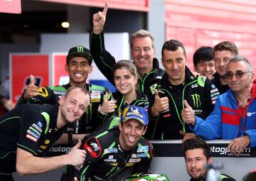 Johann Zarco feliz por el tercer puesto. 