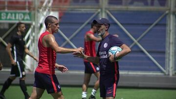 San Lorenzo se pone a punto ganando y Racing empata
