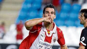 <b>EN LA BRECHA. </b>Álvaro Negredo celebra su gol ante el Getafe en el Coliséum.