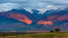 A view of the Tian Shan mountains in Kyrgyzstan, the region in Central Asia where researchers studying ancient plague genomes have traced the origins of the 14th century Black Death that killed tens of millions of people, in an undated photograph.  Lyazzat Musralina/Handout via REUTERS.   NO RESALES. NO ARCHIVES. THIS IMAGE HAS BEEN SUPPLIED BY A THIRD PARTY.