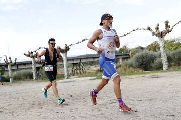 El segundo Du Cross de Aldea del Fresno fue una cita que pudieron disfrutar en la mañana del domingo más de 160 participantes y que estuvo enmarcada en el fin de semana solidario que la localidad organizó para recaudar fondos para la lucha contra el cánce