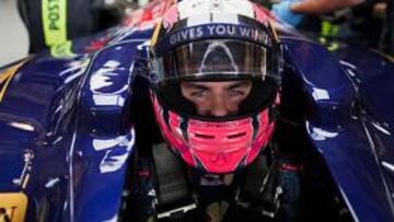 <b>ENTEREZA. </b>Jaime Alguersuari prefiere mirar hacia adelante.