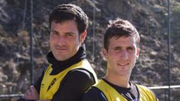<b>MOTIVADOS. </b>Túñez y Oier Sanjurjo tendrá que frenar a Leo Ulloa.