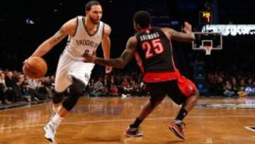 Deron Williams ante John Salmons.