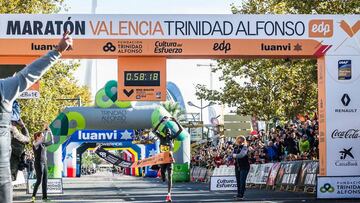 Abraham Kiptum bate el récord del mundo de Medio Maratón en Valencia.