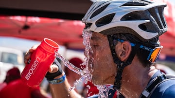 Rider cooling down at the water point a hot Stage 2 of the 2025 Absa Cape Epic Mountain Bike stage race held from Meerendal Wine Estate to Fairview, Paarl, Cape Town, South Africa on the 18th March 2025. Photo by Dom Barnardt/Cape Epic
PLEASE ENSURE THE APPROPRIATE CREDIT IS GIVEN TO THE PHOTOGRAPHER AND ABSA CAPE EPIC