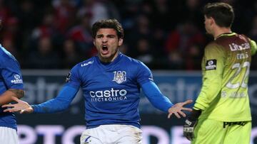 El defensa mexicano empezó como titular el duelo que ganaron 2-0 ante el Rio Ave en el primer partido de la Liga NOS.