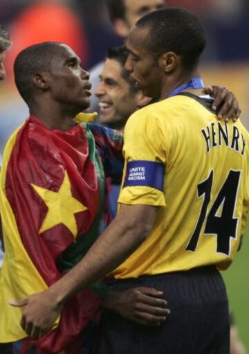 El 17 de mayo de 2006 el Barcelona conseguía su segunda Champions. Esta vez su rival fue el Arsenal, y el escenario, Saint-Dennis, en París.
Eto'o consuela a Henry.  