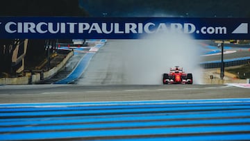 Kimi Raikkonen, probando los Pirelli en Paul Ricard. 