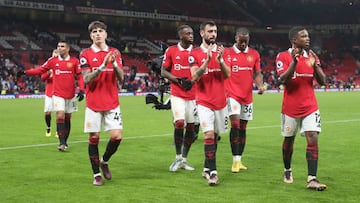 MANCHESTER, ENGLAND - DECEMBER 27: Alejandro Garnacho, Aaron Wan-Bissaka, Bruno Fernandes, Anthony Elanga, Tyrell Malacia of Manchester United walk off after the Premier League match between Manchester United and Nottingham Forest at Old Trafford on December 27, 2022 in Manchester, England. (Photo by Matthew Peters/Manchester United via Getty Images)
