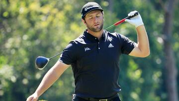 Jon Rahm se lamenta tras un golpe en el Valspar Championship en el Copperhead course de Innisbrook Golf Resort de Palm Harbor, Florida.