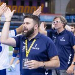 El Granollers se da un homenaje a costa del Alpla
