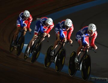 En Apeldoorn (Países Bajos) se alzó con el oro en el Campeonato Europeo de 2011 junto a Steven Burke, Edward Clancy y Peter Kennaugh.