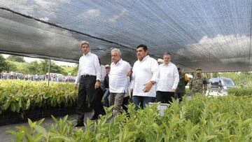 AMLO presenta ‘Sembrando Vida’; Johm Kerry lo elogia