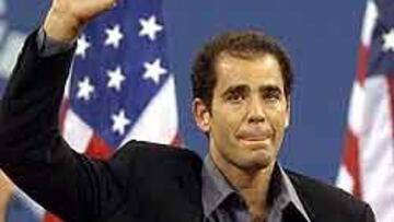 <b>LÁGRIMAS, BARRAS Y ESTRELLAS.</b> Sampras no pudo contener su emoción ante el público en la central de Flushing Meadow.
