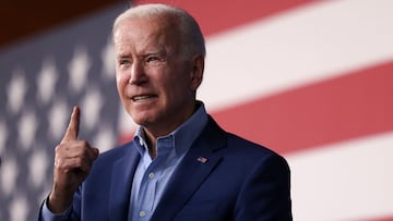 U.S. President Joe Biden participates in a campaign event with candidate for Governor of Virginia Terry McAuliffe, at Lubber Run Park in Arlington, Virginia, U.S., July 23, 2021. REUTERS/Evelyn Hockstein